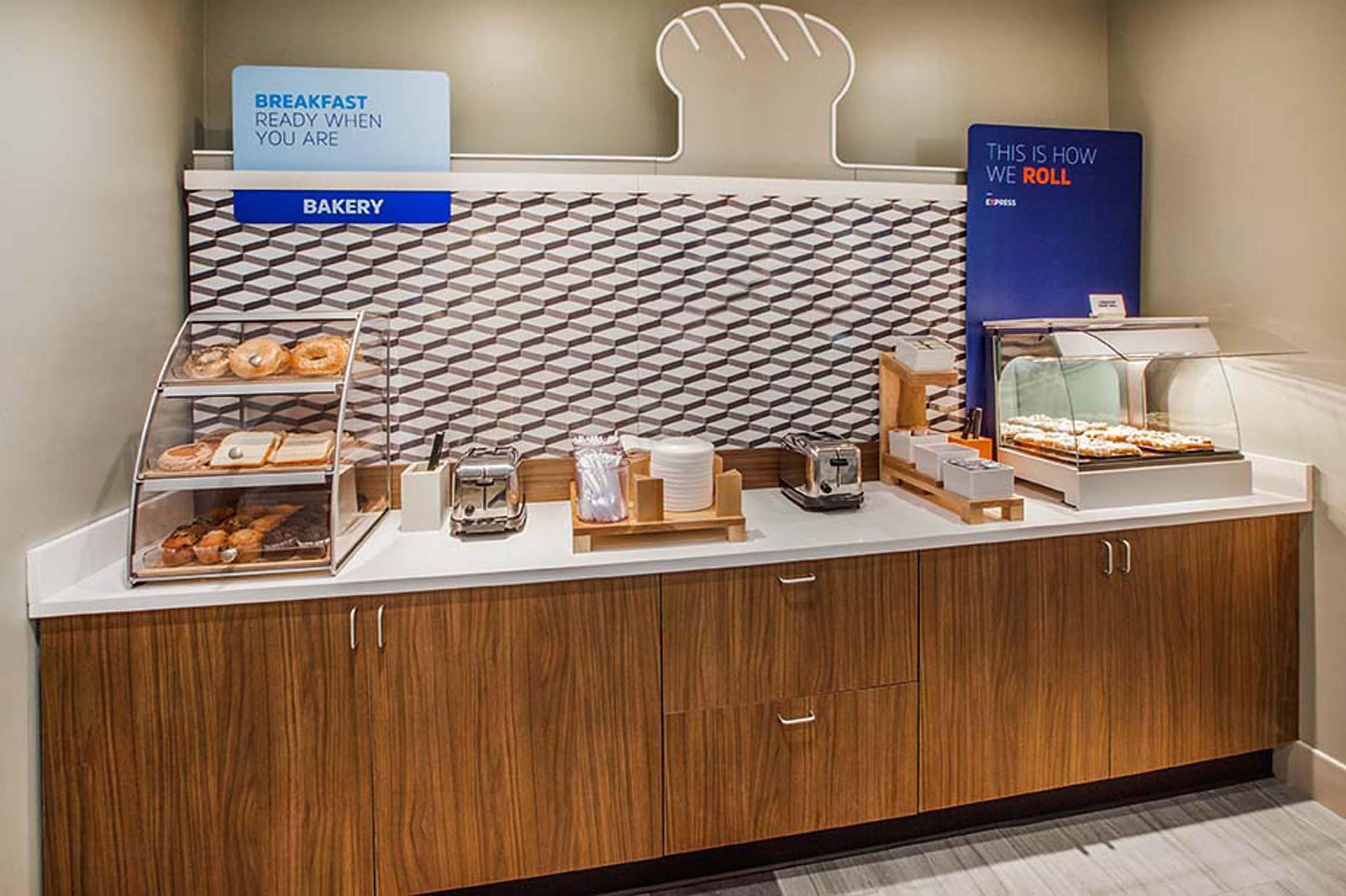 Holiday Inn Express Corydon By Ihg Exterior foto